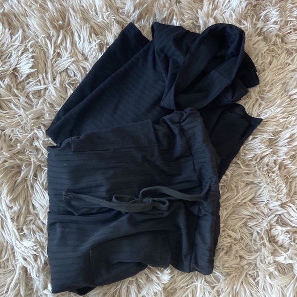 Turtleneck. Loose fitting lounge set. Pants with pockets and drawstring. New. - Picture 1 of 3